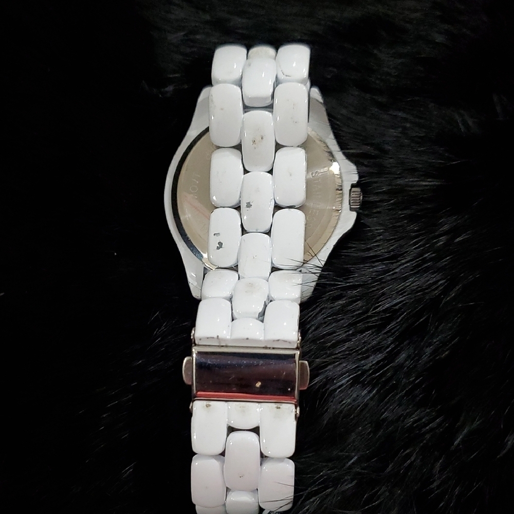 XOXO Women's Silver and White Crystal Watch - Picture 4 of 8